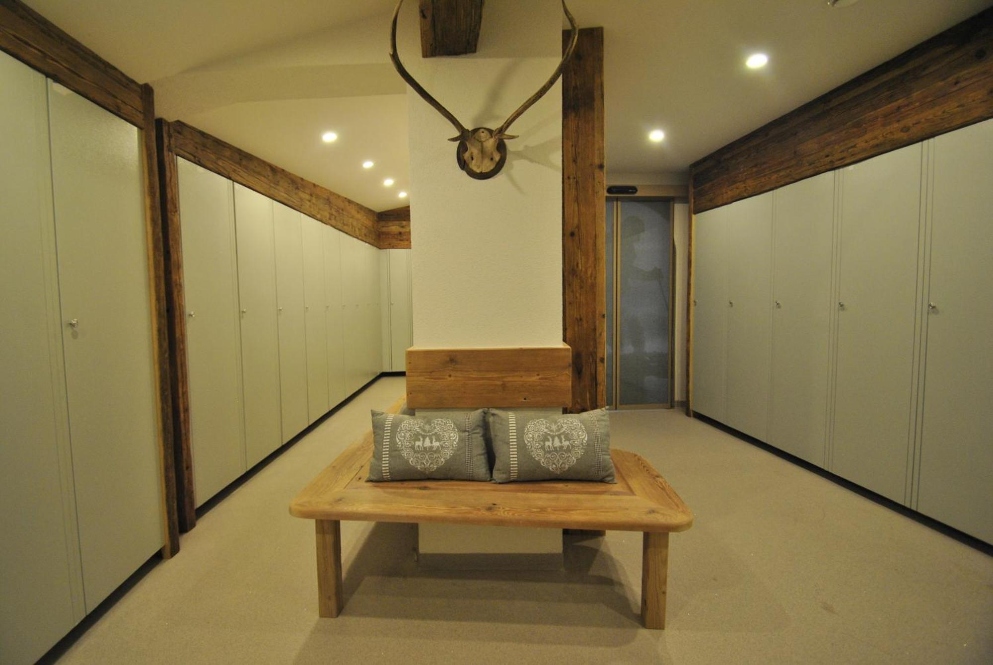 Hotel Albona Nova Zuers Ngoại thất bức ảnh