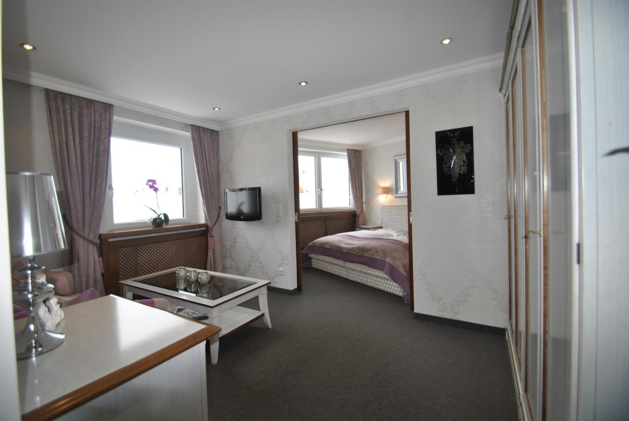Hotel Albona Nova Zuers Ngoại thất bức ảnh