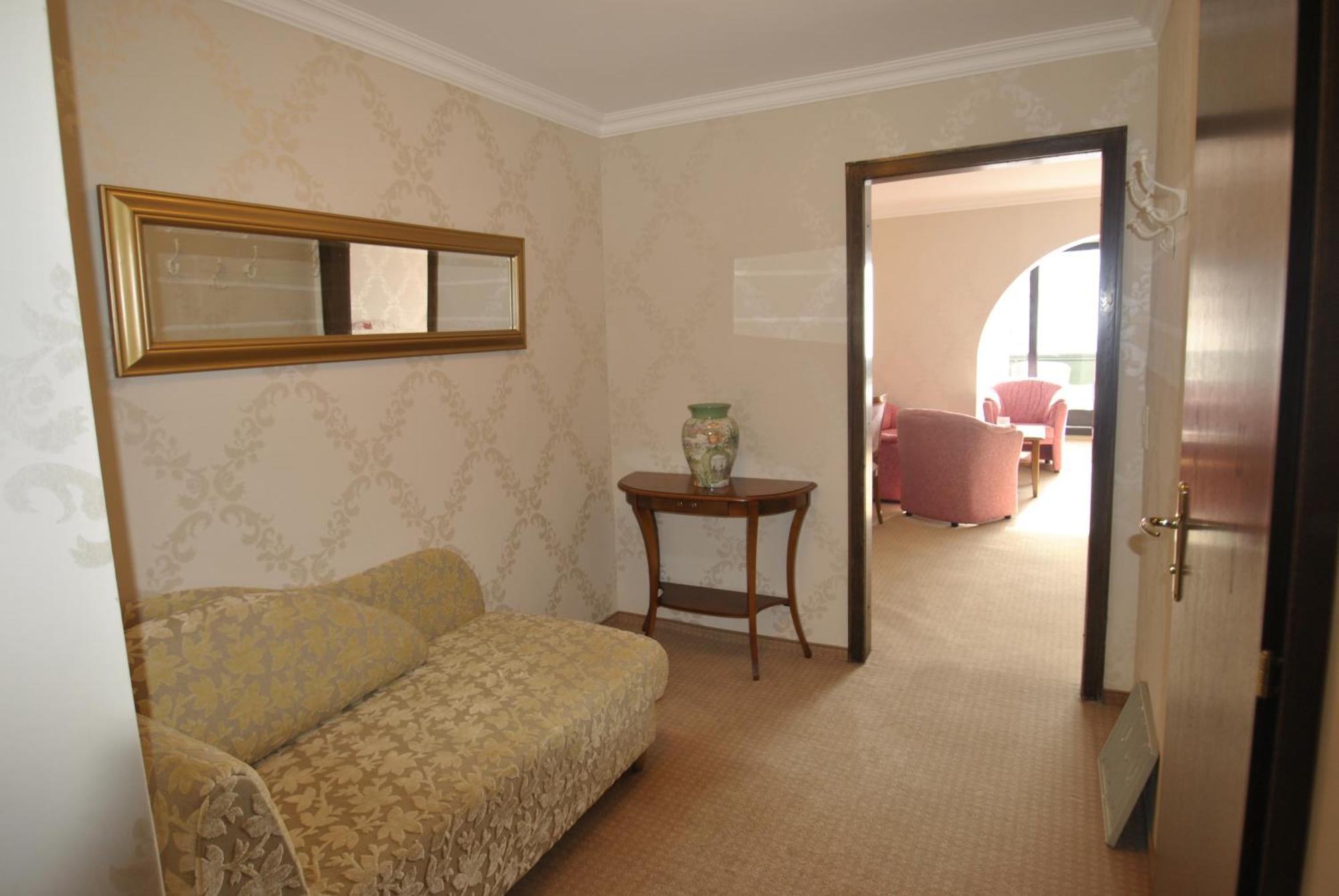Hotel Albona Nova Zuers Ngoại thất bức ảnh