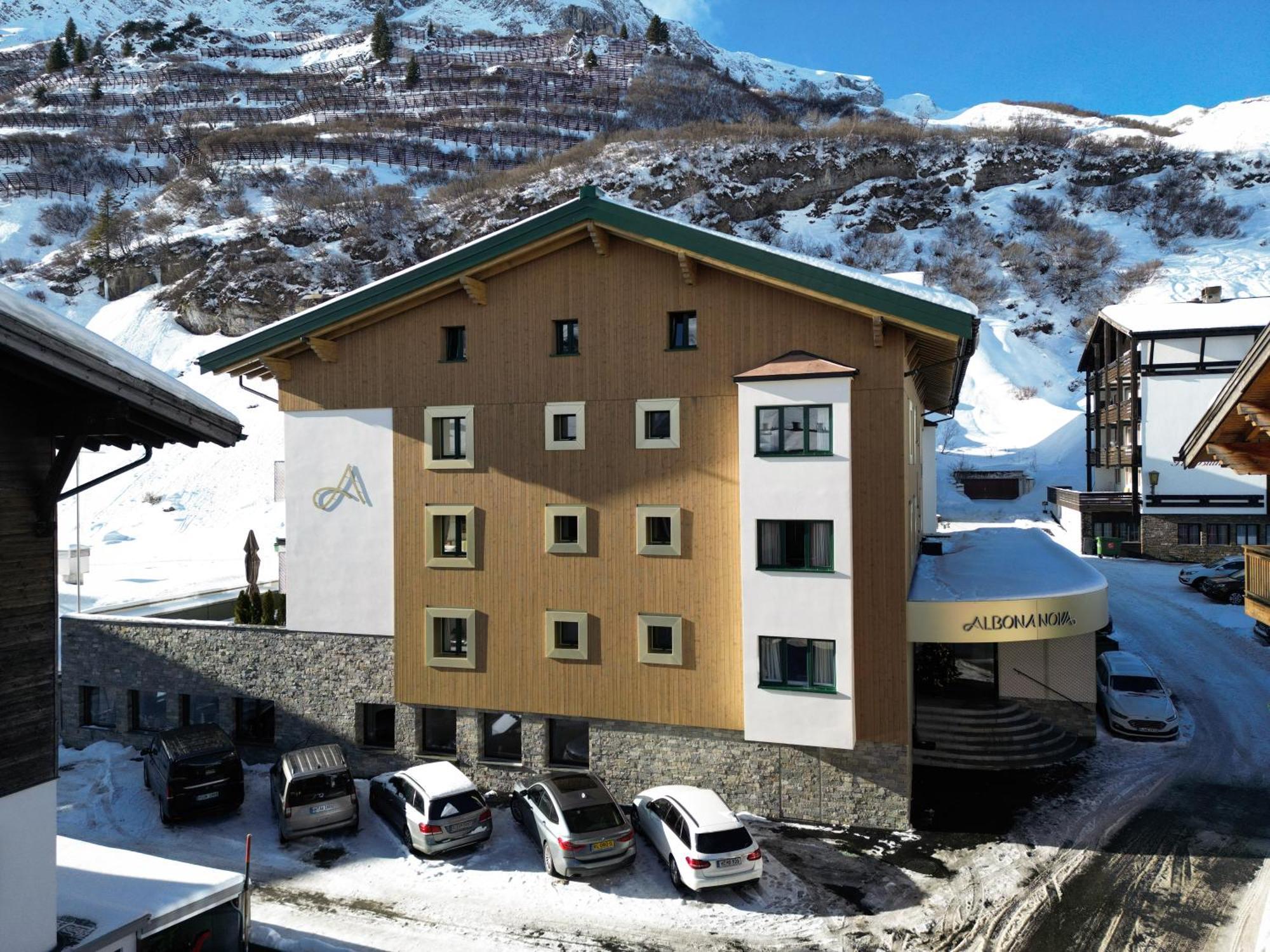 Hotel Albona Nova Zuers Ngoại thất bức ảnh