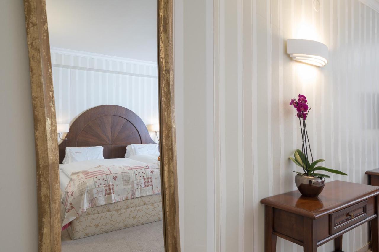 Hotel Albona Nova Zuers Ngoại thất bức ảnh